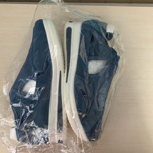 Brand new never worn walking shoes